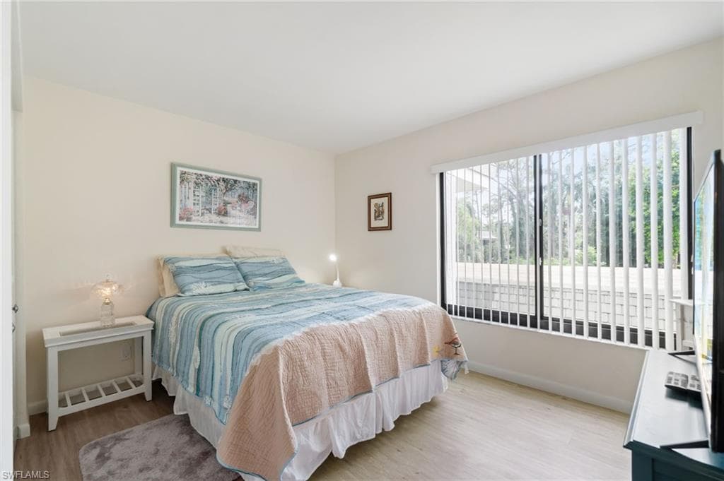 425 Wildwood LN # 425, NAPLES FL 34105-11