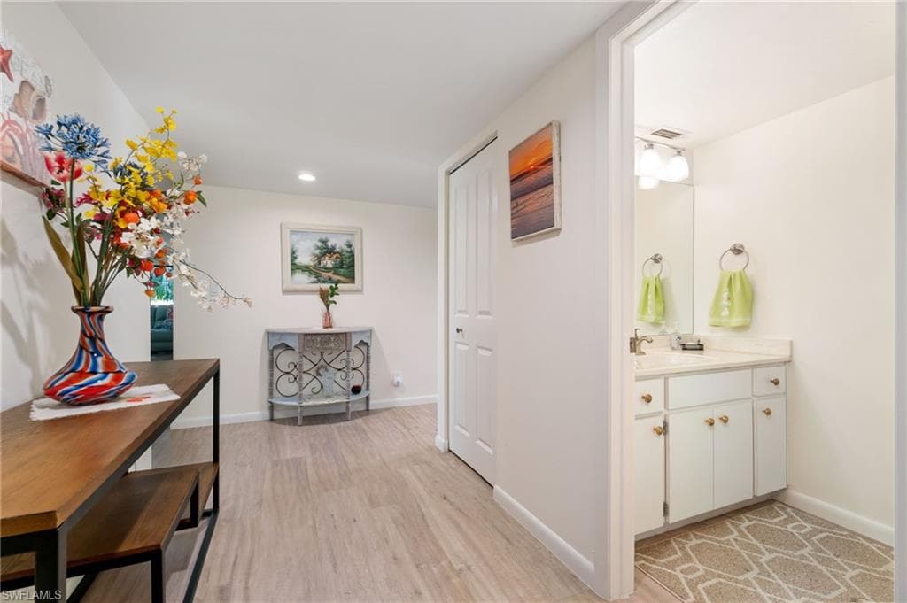 425 Wildwood LN # 425, NAPLES FL 34105-6