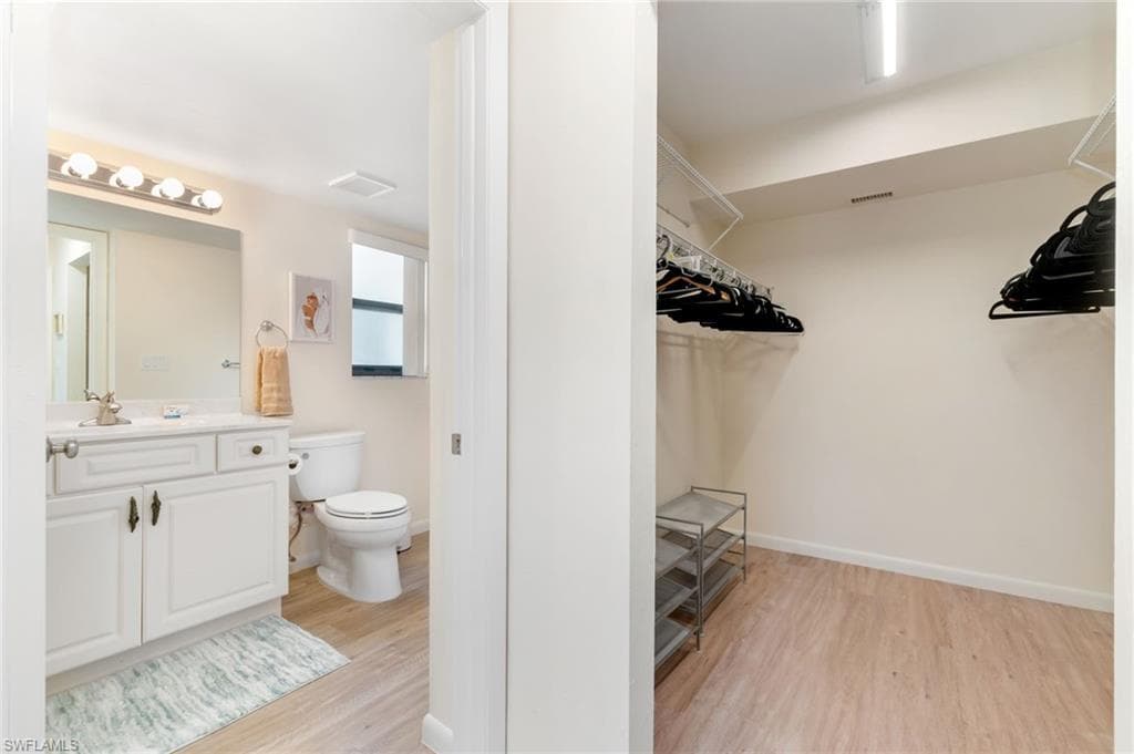 425 Wildwood LN # 425, NAPLES FL 34105-19