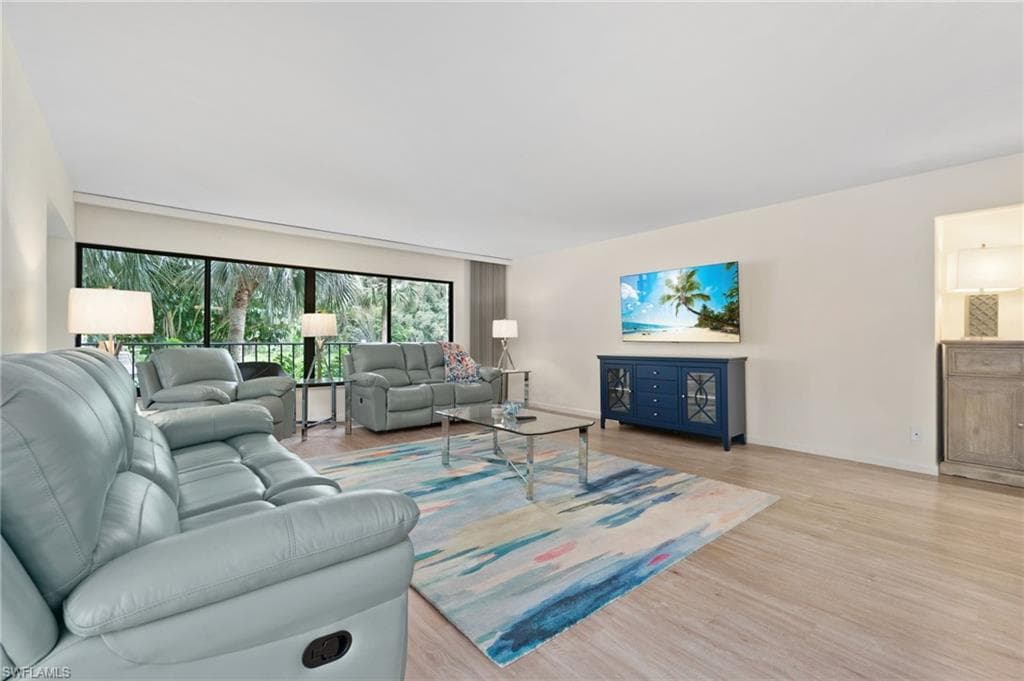 425 Wildwood LN # 425, NAPLES FL 34105-29