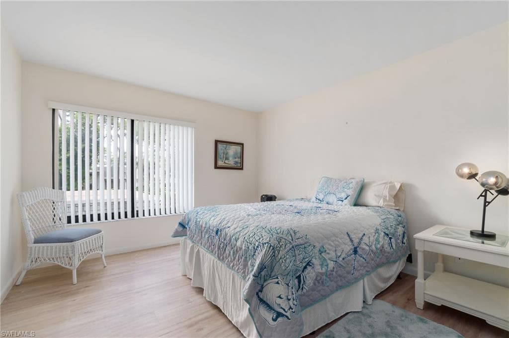 425 Wildwood LN # 425, NAPLES FL 34105-9