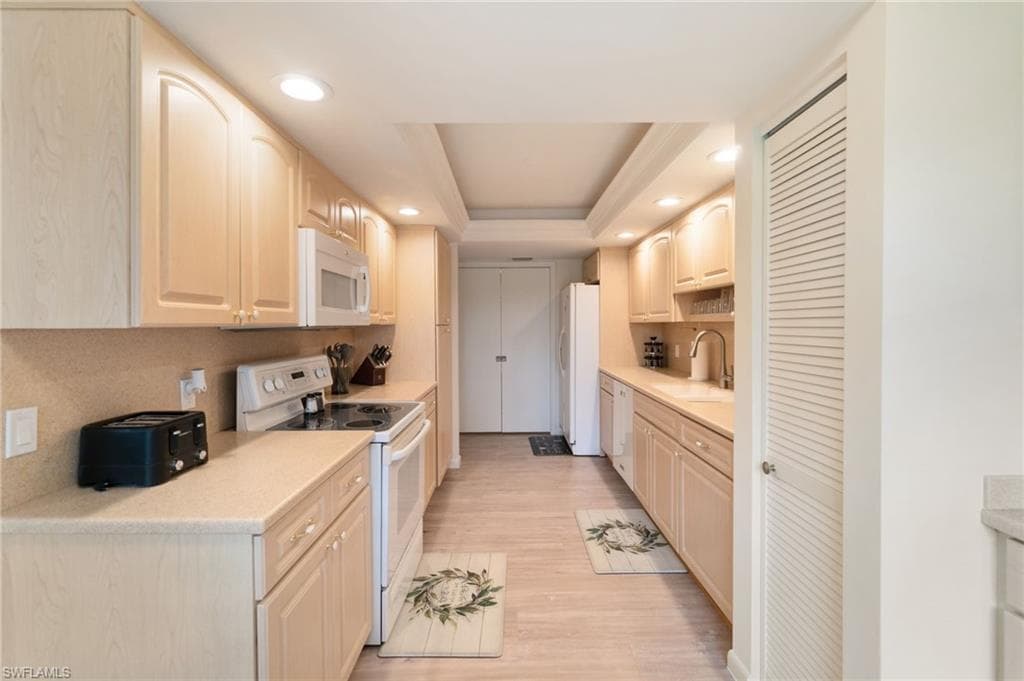 425 Wildwood LN # 425, NAPLES FL 34105-43