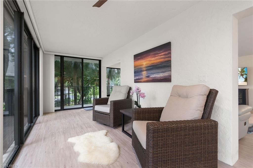 425 Wildwood LN # 425, NAPLES FL 34105-34