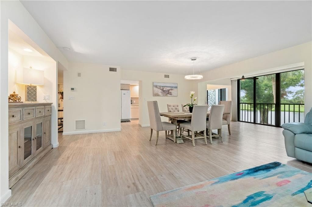 425 Wildwood LN # 425, NAPLES FL 34105-24