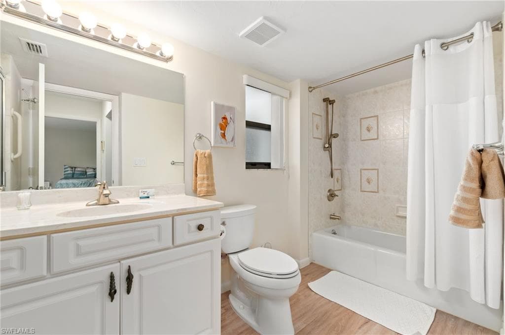 425 Wildwood LN # 425, NAPLES FL 34105-20