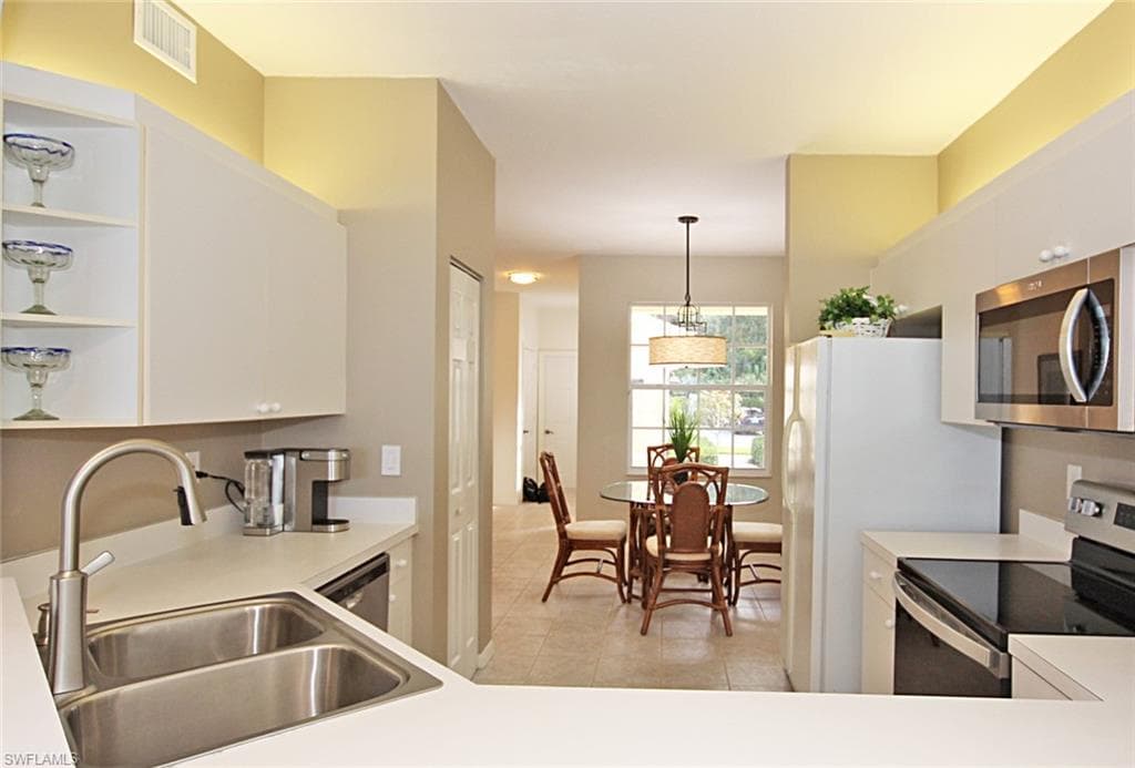 3380 Crown Pointe BLVD W # 102, NAPLES FL 34112-8