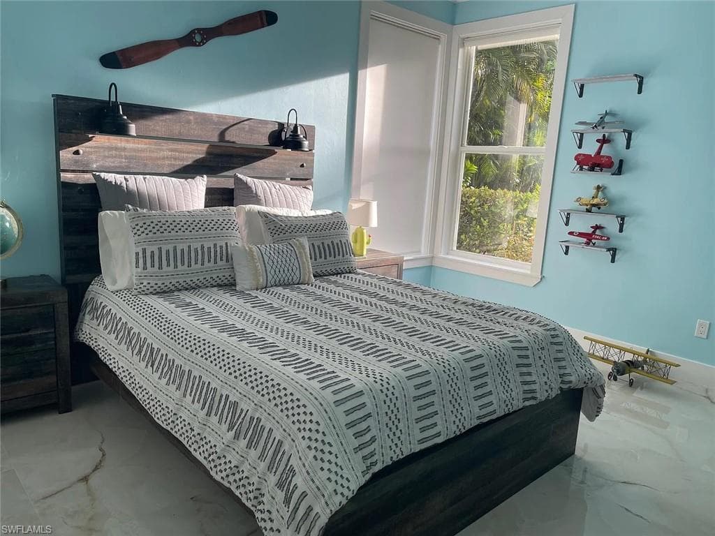 11279 Longshore WAY W, NAPLES FL 34119-12