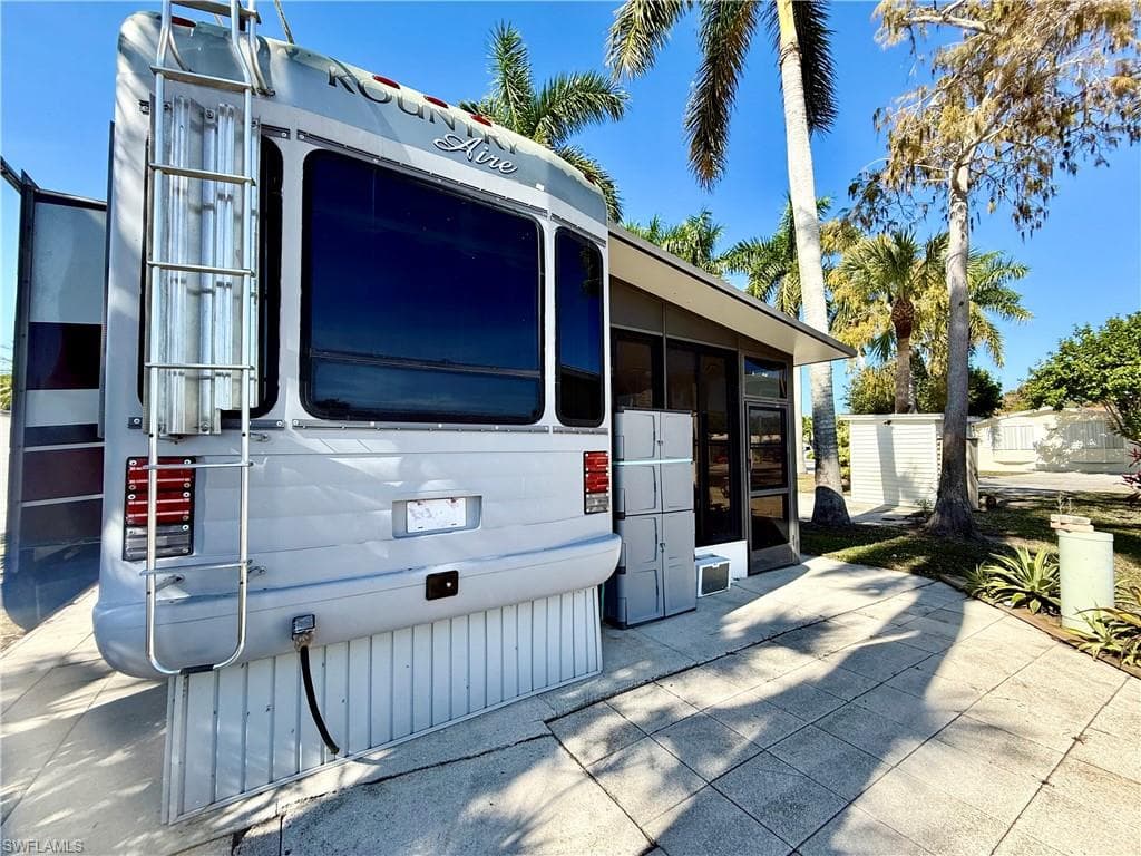 548 Cheetah DR, NAPLES FL 34114-5