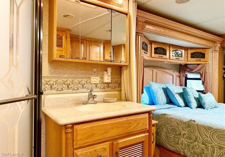 548 Cheetah DR, NAPLES FL 34114-25