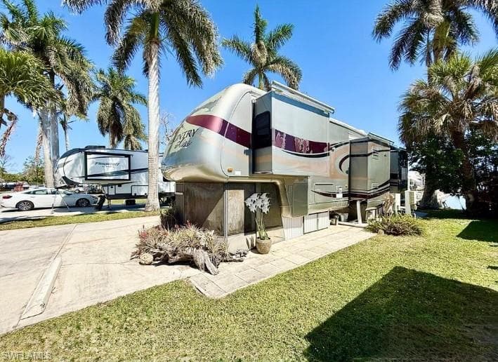 548 Cheetah DR, NAPLES FL 34114-2