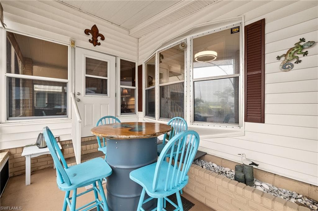 788 Roses LN, NORTH FORT MYERS FL 33917-1