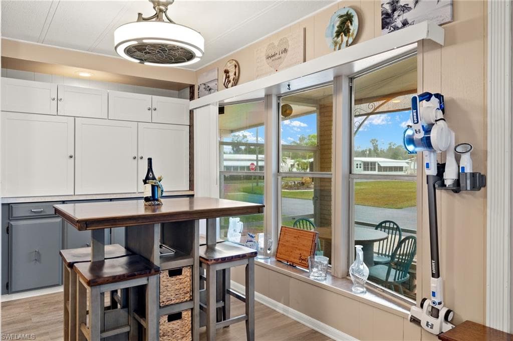 788 Roses LN, NORTH FORT MYERS FL 33917-8