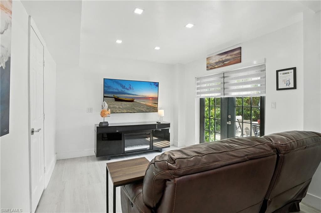 936 Panther Creek LN # 2, EVERGLADES CITY FL 34139-6