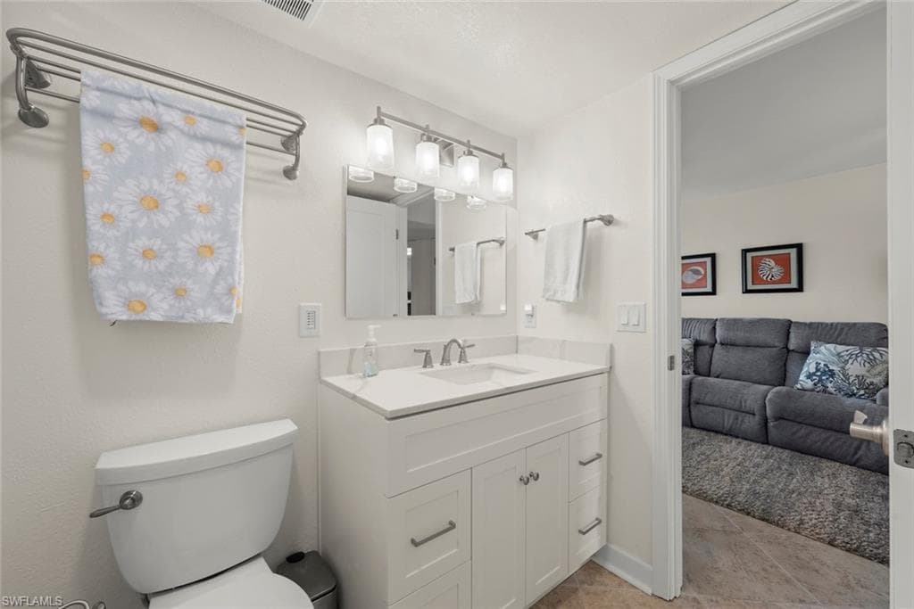 1250 Tennisplace CT # B24, SANIBEL FL 33957-22