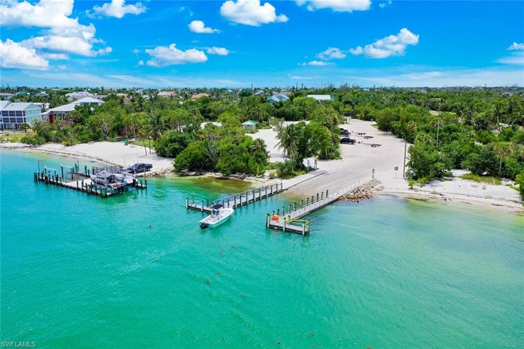 1250 Tennisplace CT # B24, SANIBEL FL 33957-45