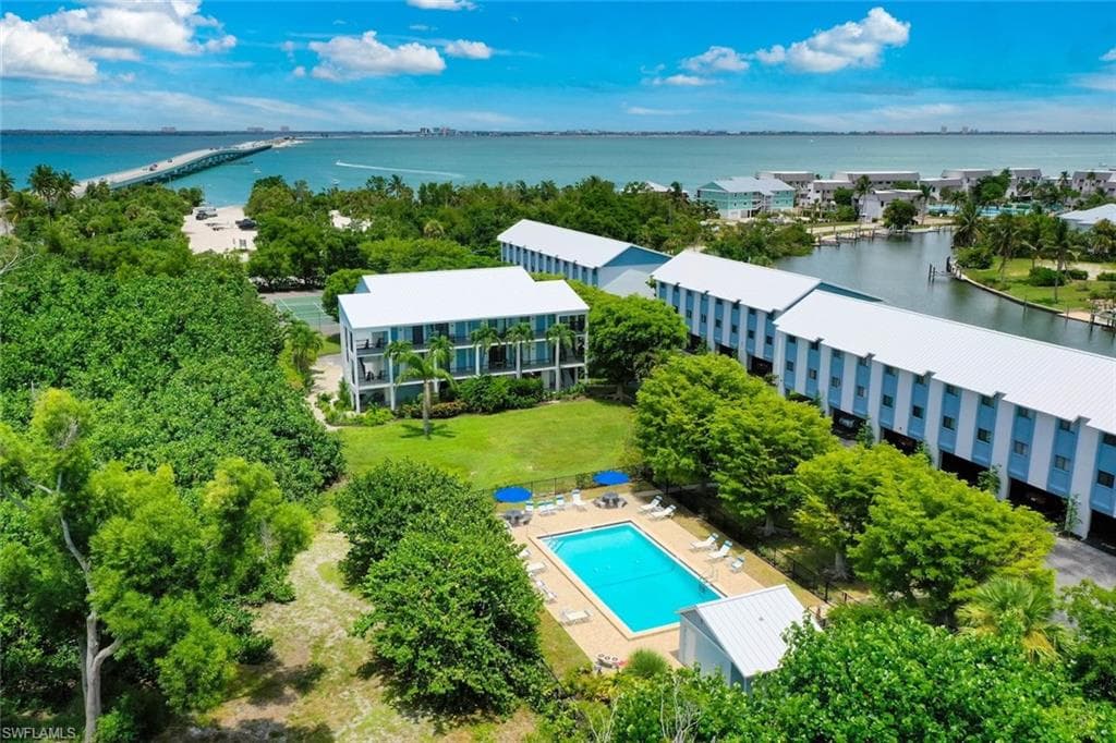1250 Tennisplace CT # B24, SANIBEL FL 33957-35