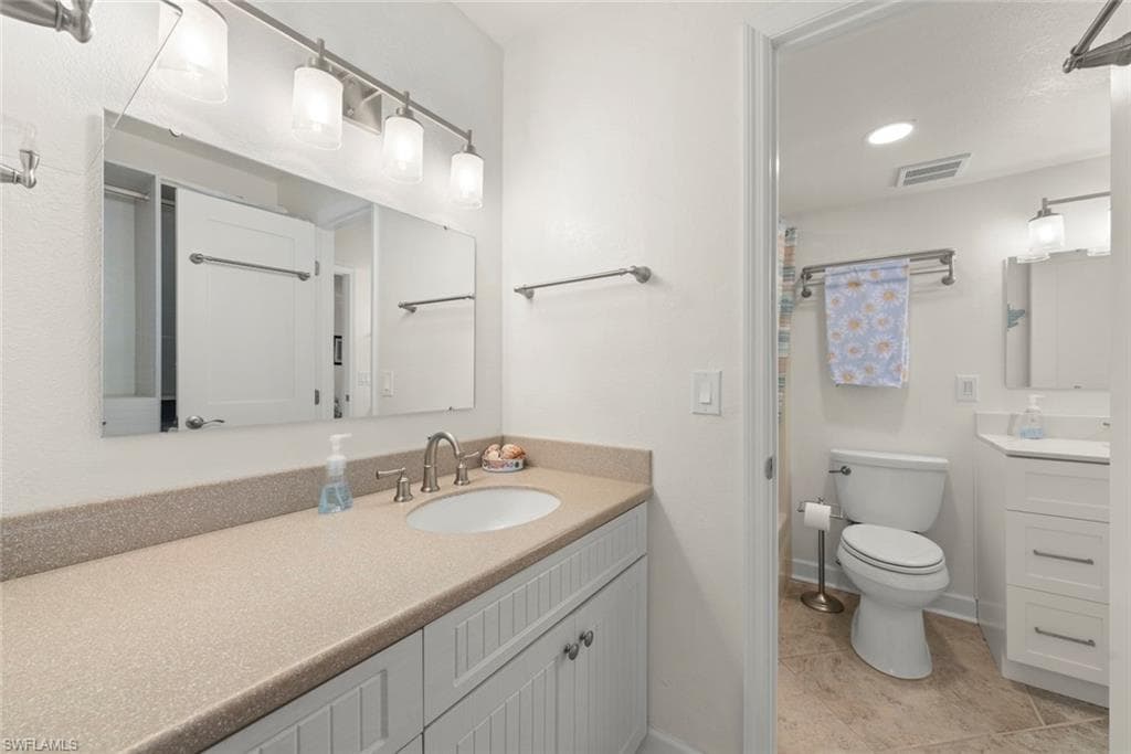 1250 Tennisplace CT # B24, SANIBEL FL 33957-23