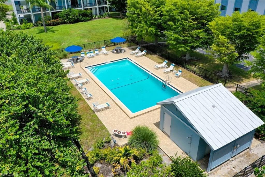 1250 Tennisplace CT # B24, SANIBEL FL 33957-37