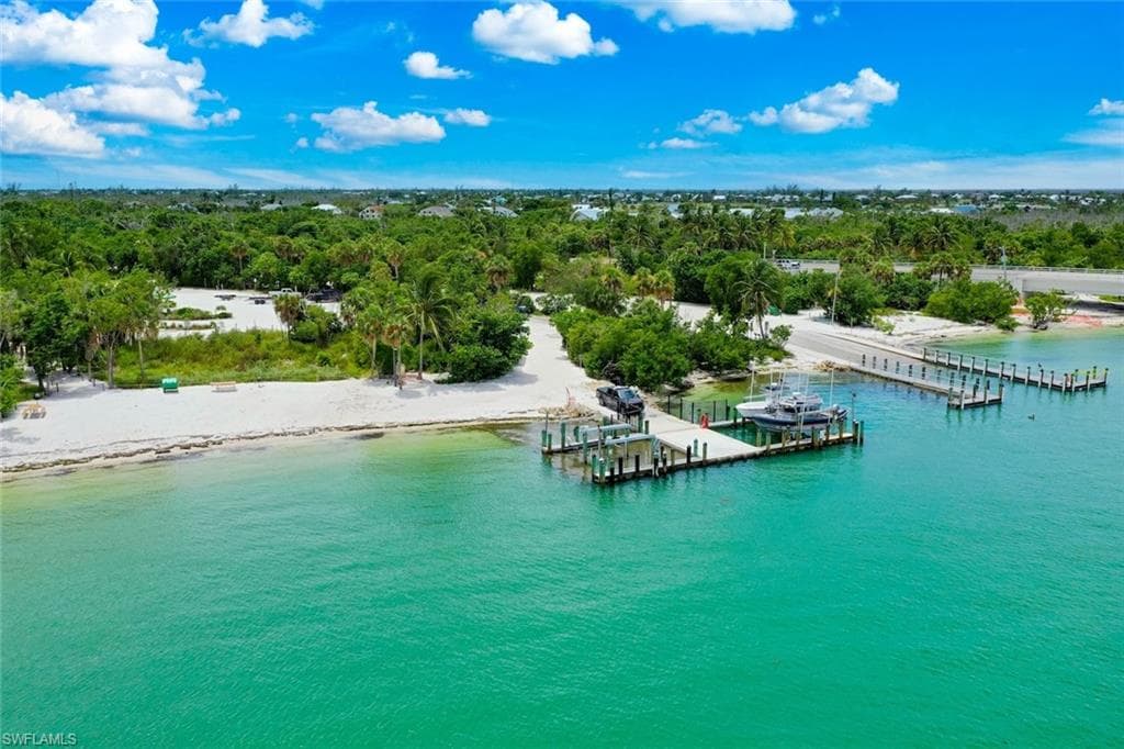 1250 Tennisplace CT # B24, SANIBEL FL 33957-44