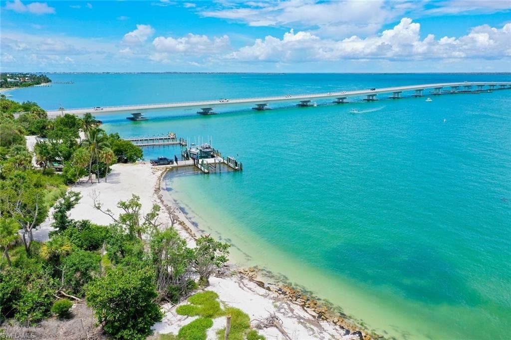 1250 Tennisplace CT # B24, SANIBEL FL 33957-43