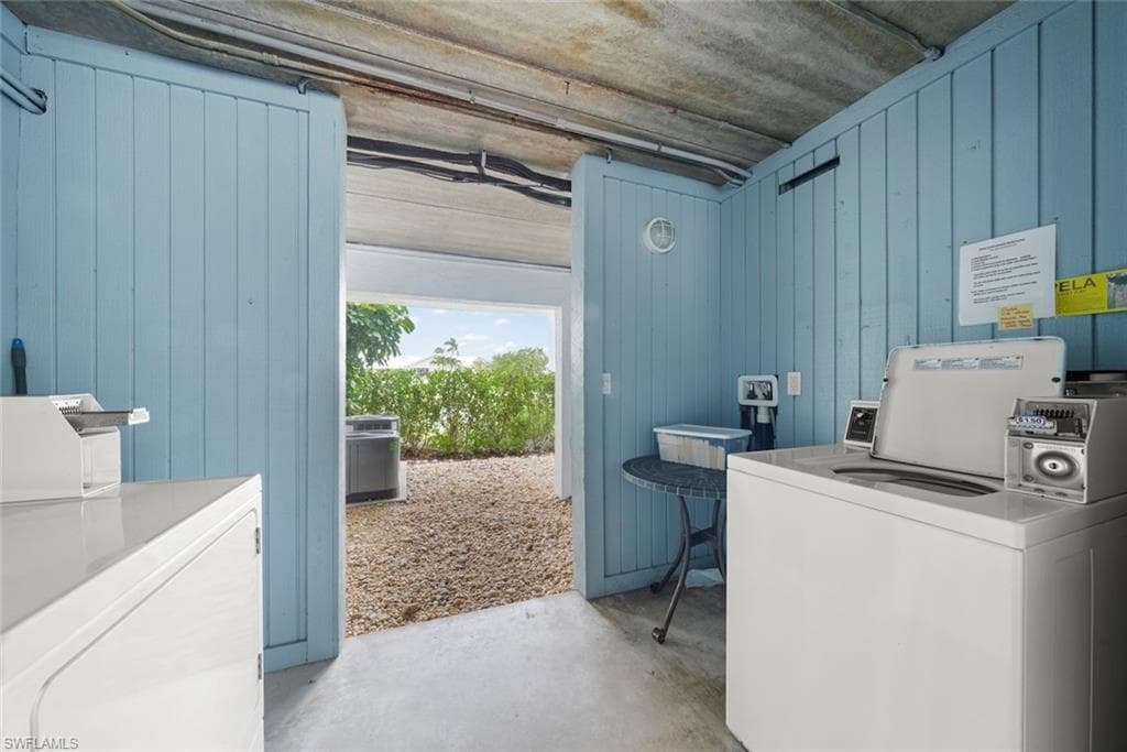 1250 Tennisplace CT # B24, SANIBEL FL 33957-39