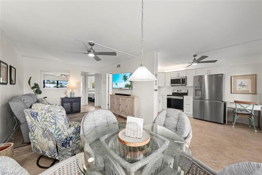1250 Tennisplace CT # B24, SANIBEL FL 33957-3