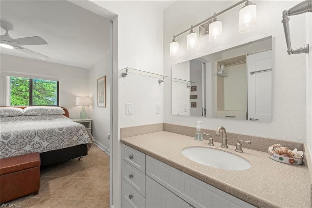 1250 Tennisplace CT # B24, SANIBEL FL 33957-20