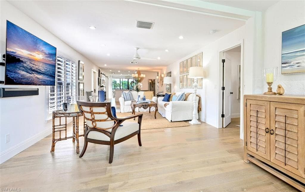 3105 Riviera DR # 201, NAPLES FL 34103-5