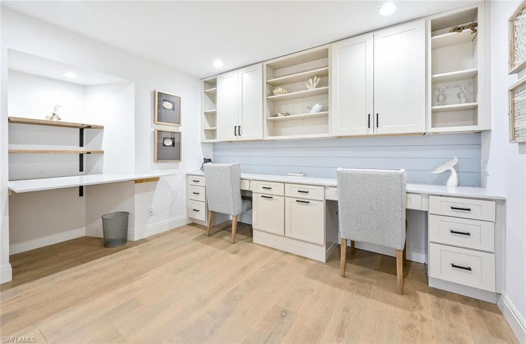 3105 Riviera DR # 201, NAPLES FL 34103-19