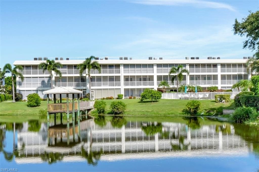 3105 Riviera DR # 201, NAPLES FL 34103-29