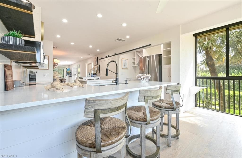 3105 Riviera DR # 201, NAPLES FL 34103-14