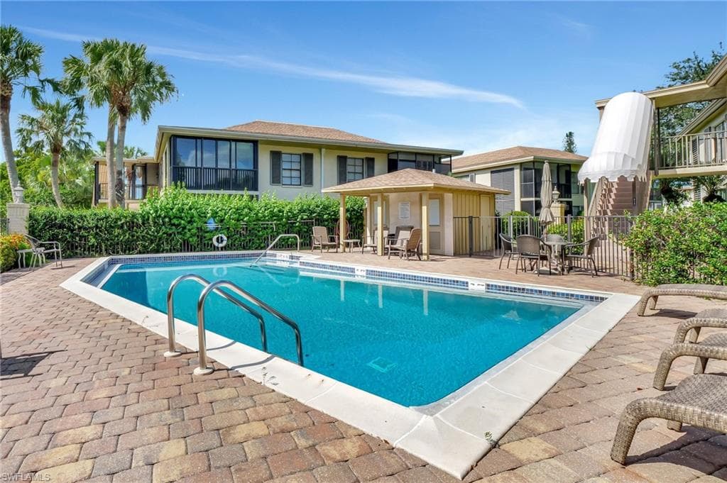 3105 Riviera DR # 201, NAPLES FL 34103-28