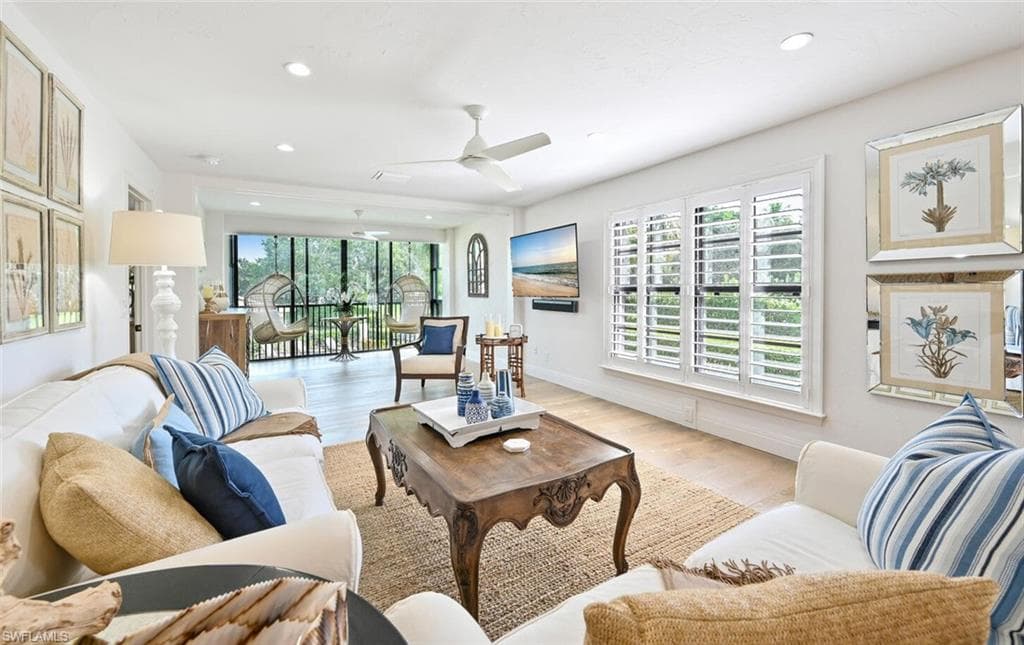 3105 Riviera DR # 201, NAPLES FL 34103-3