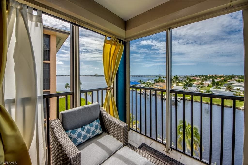 4260 SE 20th PL # 701, CAPE CORAL FL 33904-32