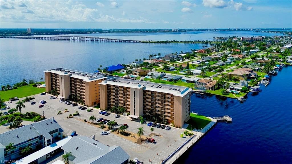 4260 SE 20th PL # 701, CAPE CORAL FL 33904-47