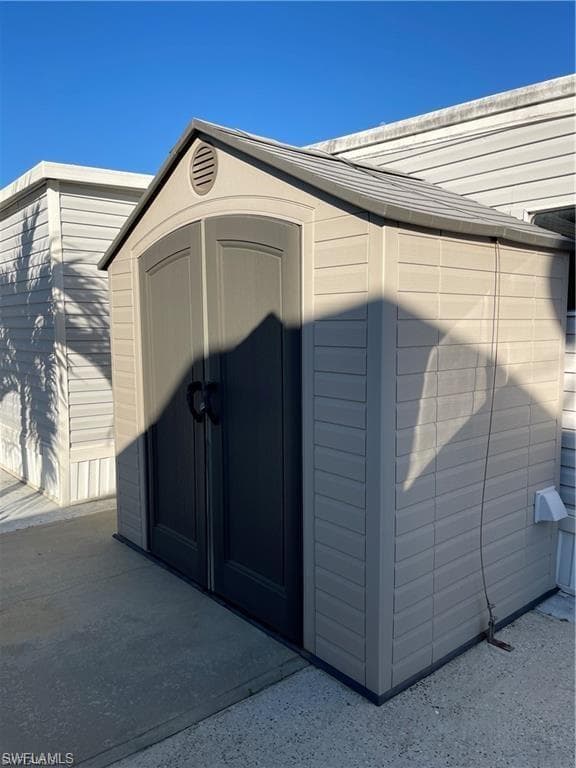 5753 Pink Panther DR, FORT MYERS FL 33908-18