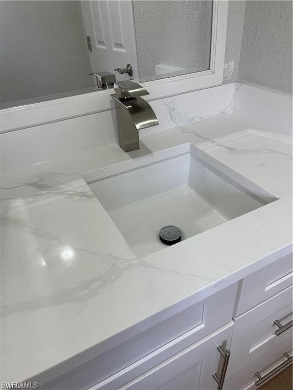 5753 Pink Panther DR, FORT MYERS FL 33908-24