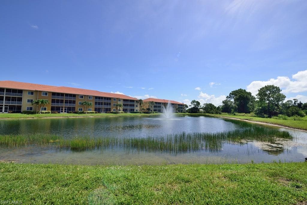 10000 Maddox LN # 125, BONITA SPRINGS FL 34135-4