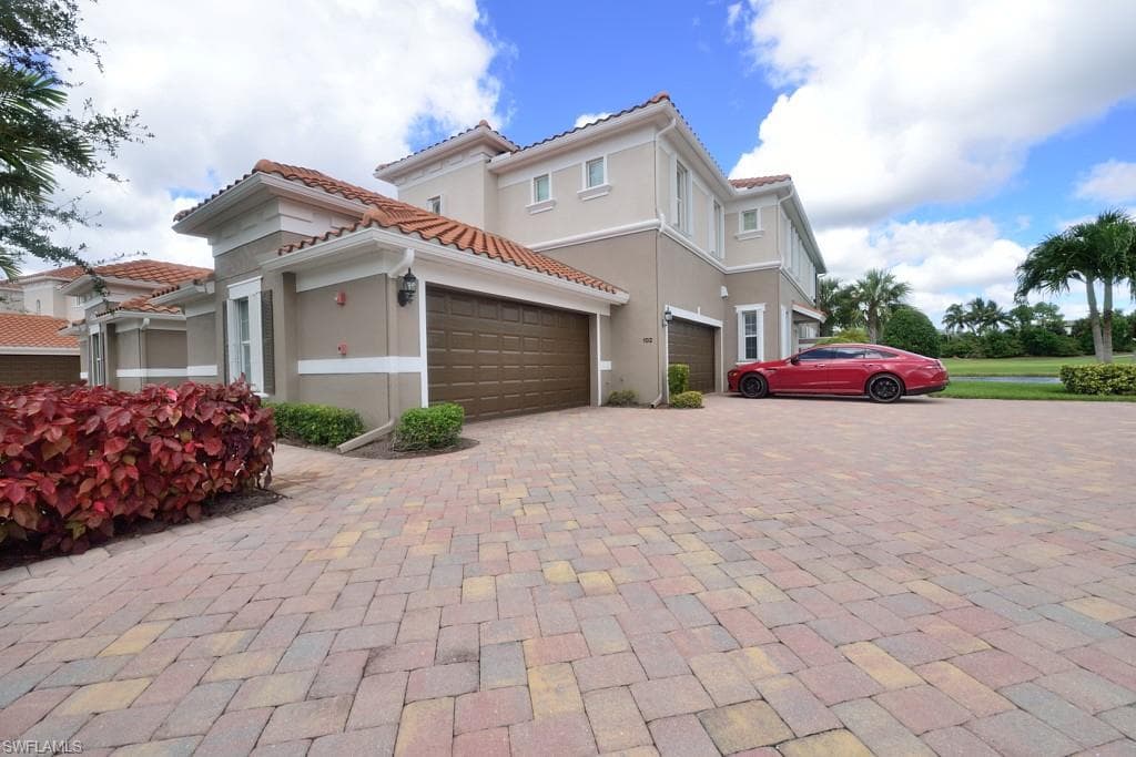 10271 Glastonbury CIR 102-1