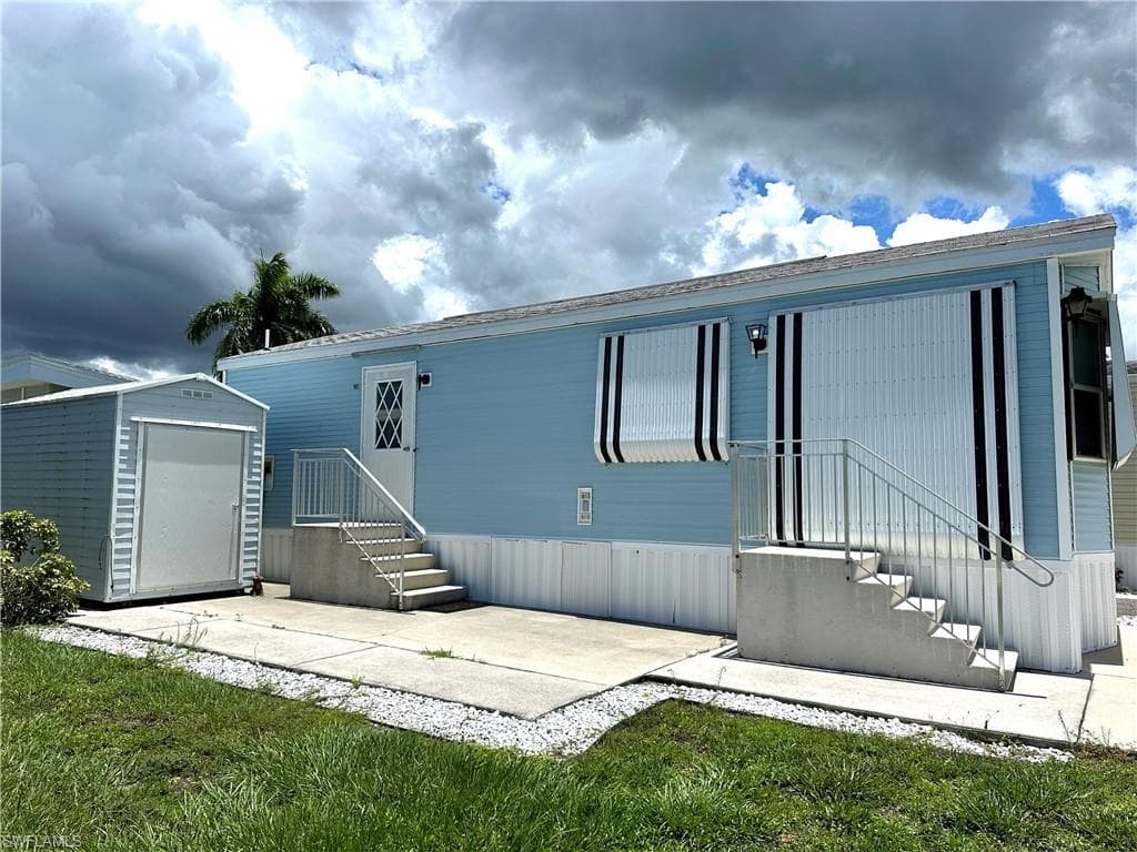 4540 Split Log LN E, ESTERO FL 33928-14