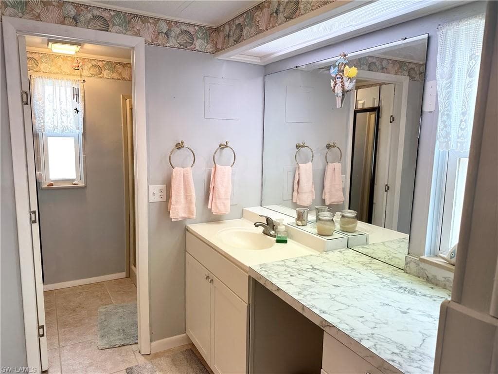 17511 Bryan CT, FORT MYERS BEACH FL 33931-14