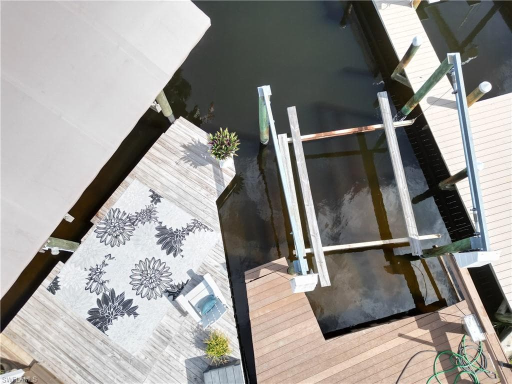 17511 Bryan CT, FORT MYERS BEACH FL 33931-3