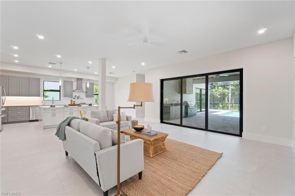 2769 Van Buren AVE, NAPLES FL 34112-5