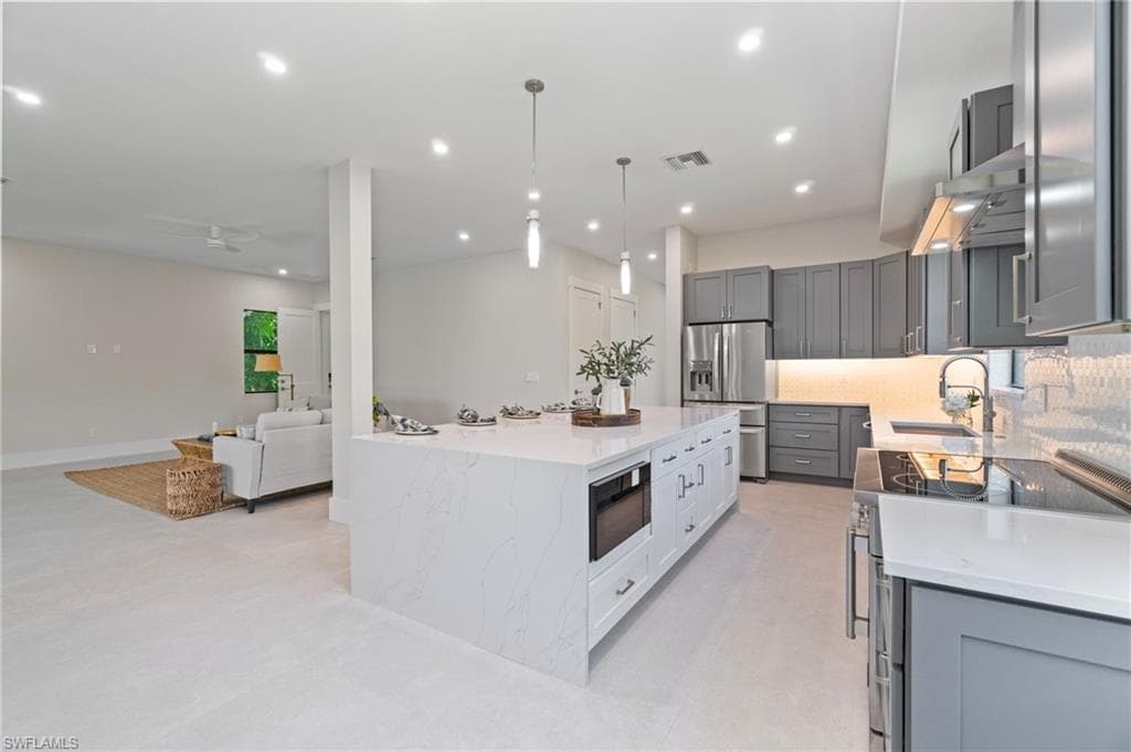 2769 Van Buren AVE, NAPLES FL 34112-4