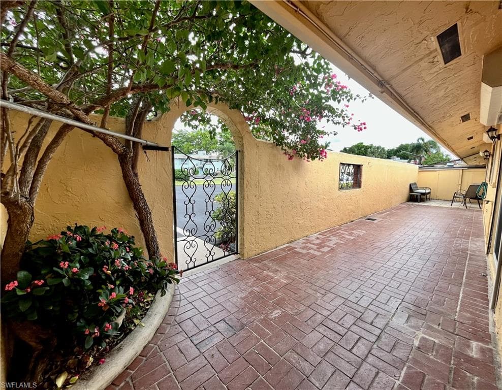 186 Harrison RD # H4, NAPLES FL 34112-1