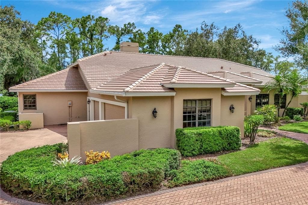 4556 Pond Apple DR N, NAPLES FL 34119-1