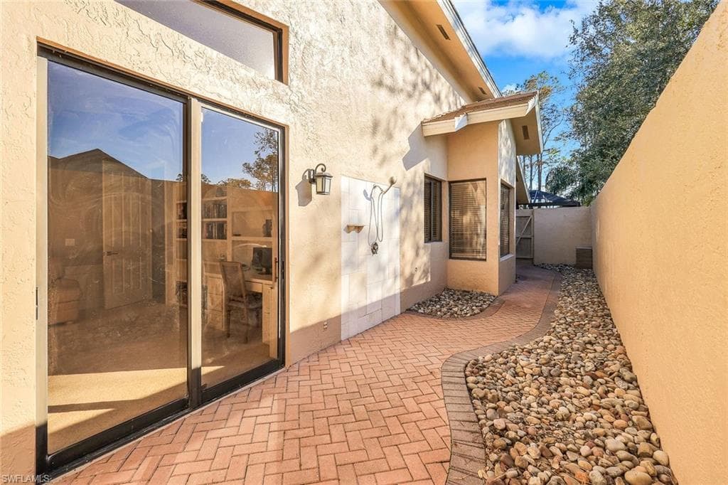 4556 Pond Apple DR N, NAPLES FL 34119-16