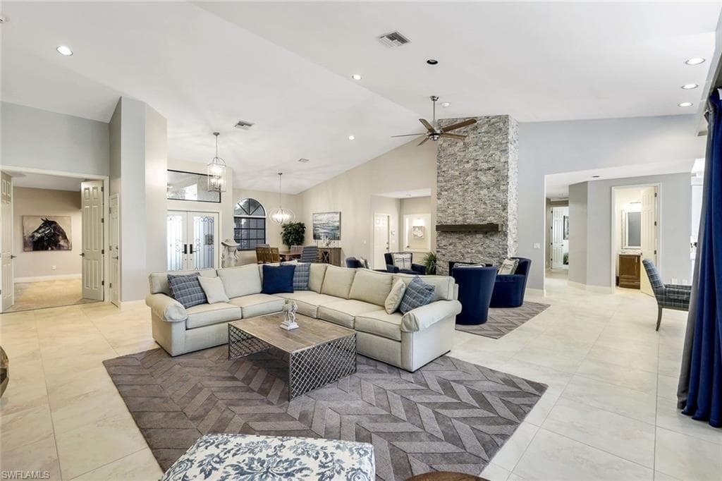 4556 Pond Apple DR N, NAPLES FL 34119-8