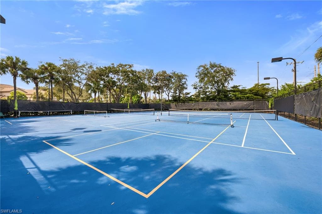 7774 Gardner DR # 202, NAPLES FL 34109-22