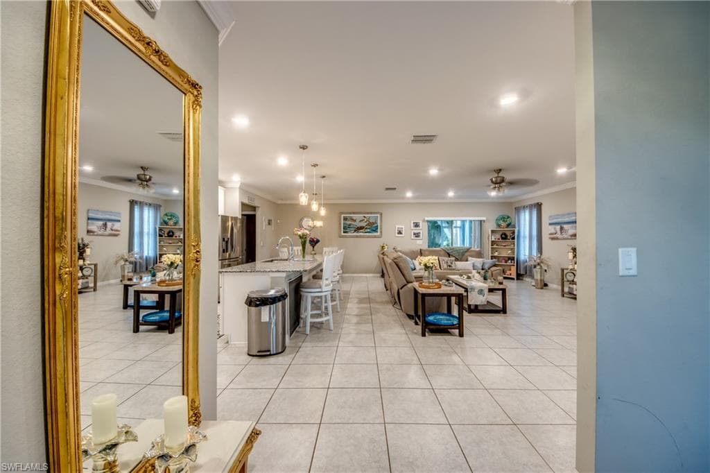 640 Encarnacion ST, PUNTA GORDA FL 33983-5